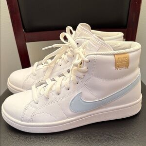 Woman’s Nike Classic Royale 2 White High-Tops Size 8.5